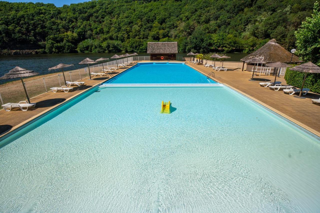 Camping Le Chateau Du Gibanel Saint-Martial-Entraygues Zewnętrze zdjęcie