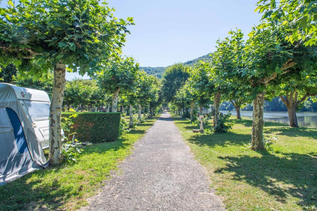 Camping Le Chateau Du Gibanel Saint-Martial-Entraygues Zewnętrze zdjęcie