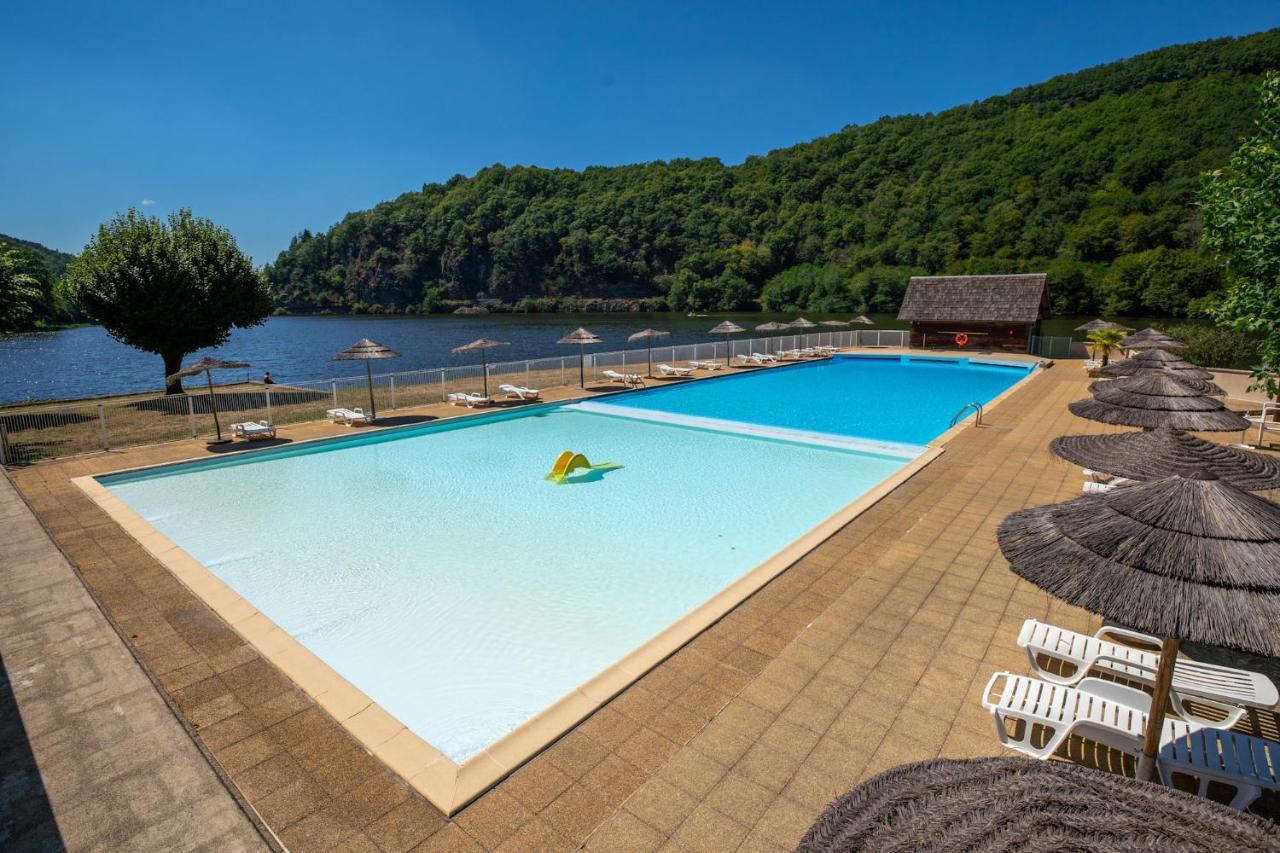 Camping Le Chateau Du Gibanel Saint-Martial-Entraygues Zewnętrze zdjęcie