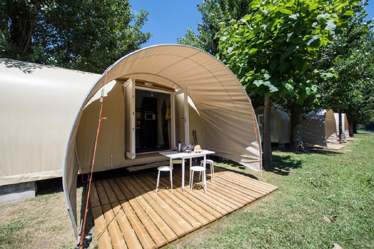 Camping Le Chateau Du Gibanel Saint-Martial-Entraygues Zewnętrze zdjęcie