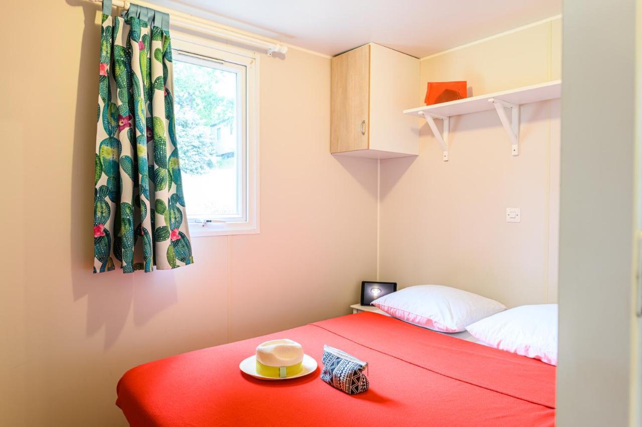 Camping Le Chateau Du Gibanel Saint-Martial-Entraygues Zewnętrze zdjęcie