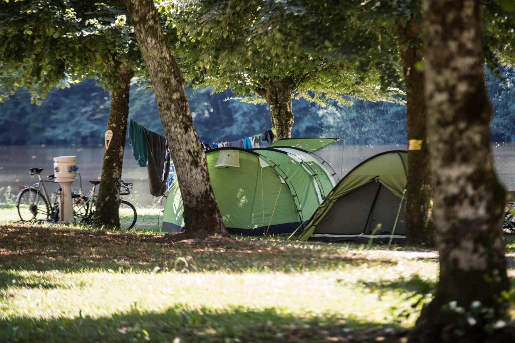 Camping Le Chateau Du Gibanel Saint-Martial-Entraygues Zewnętrze zdjęcie