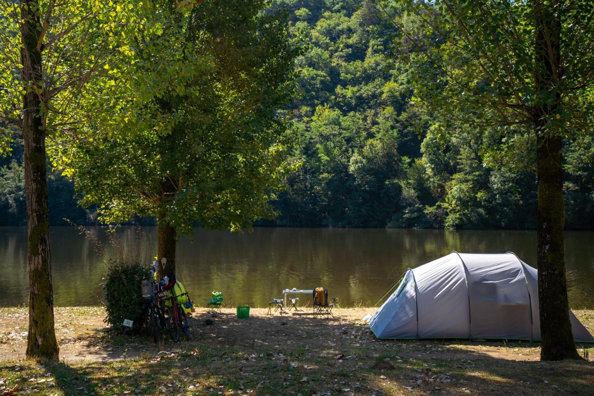 Camping Le Chateau Du Gibanel Saint-Martial-Entraygues Zewnętrze zdjęcie