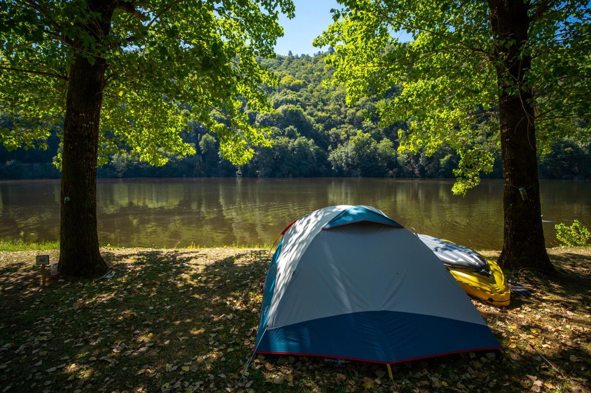 Camping Le Chateau Du Gibanel Saint-Martial-Entraygues Zewnętrze zdjęcie
